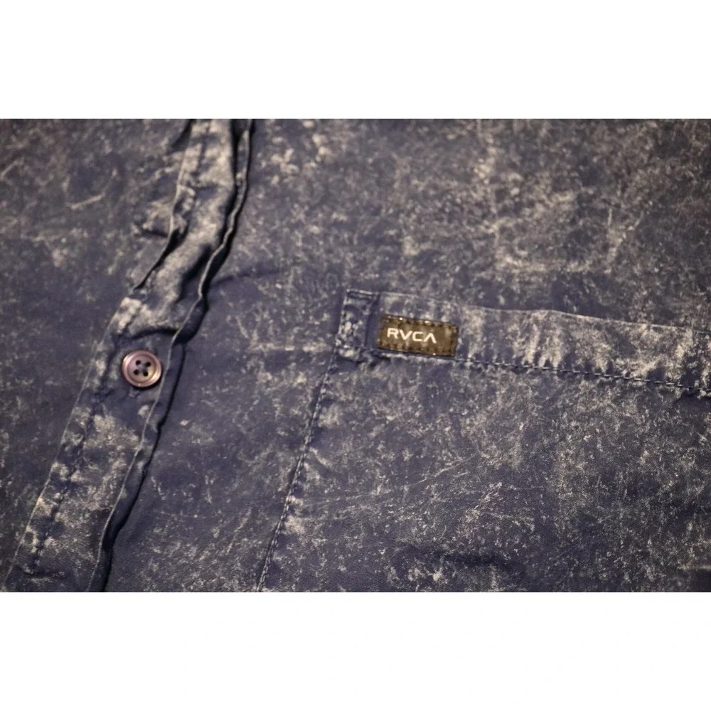 RVCA Mens XL Short Sleeve Button Down Shirt Blue Acid Wash Slim Fit - Picture 2 of 5